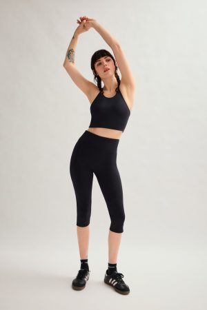 Black Luxe High-Rise Capri